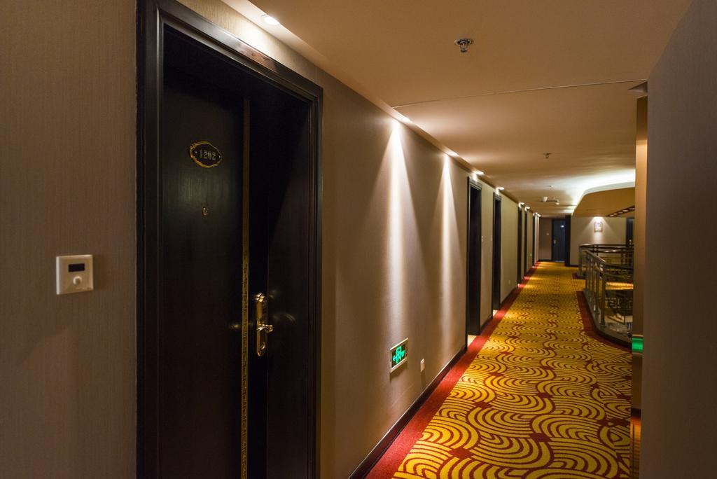 Days Hotel Shanghai Hongkou Forture Екстериор снимка